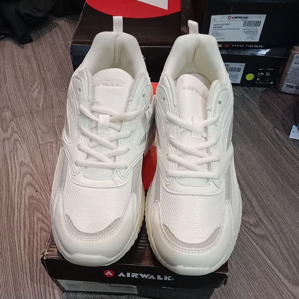 SEPATU AIW  DERBY