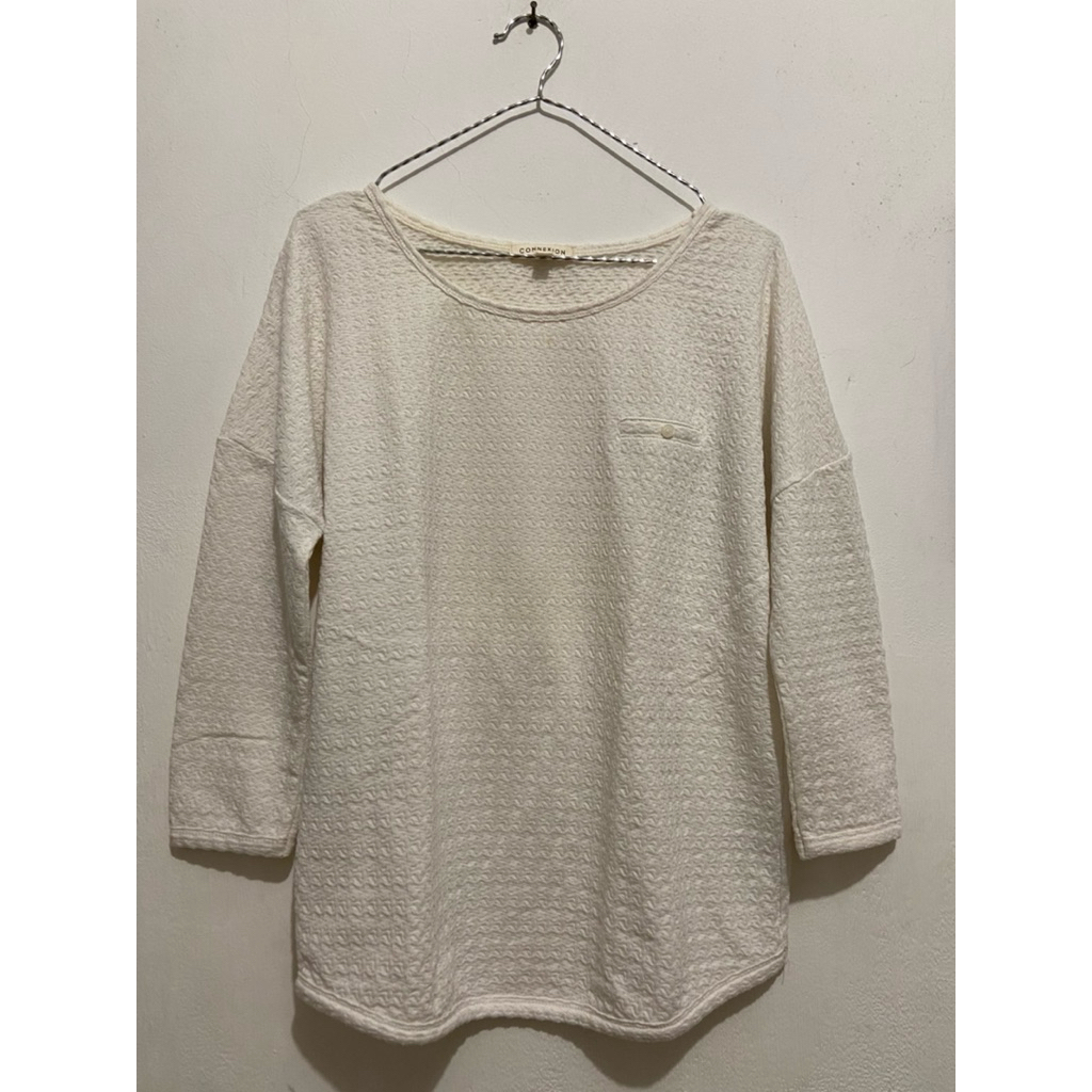 Sweater Putih Connexion