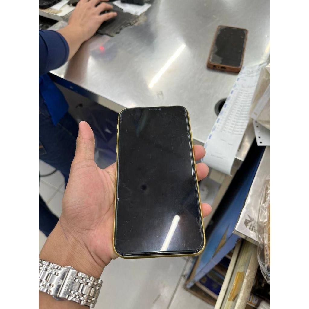 iPhone 11 internal 128 No Minus