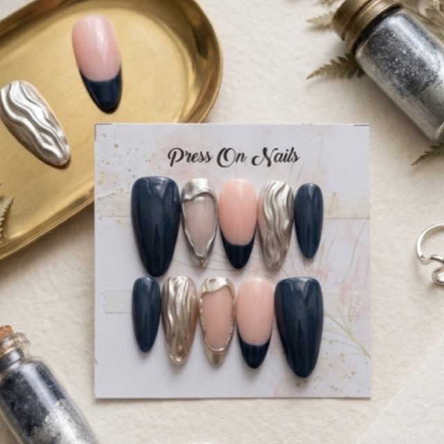 Press on Nails motif biru