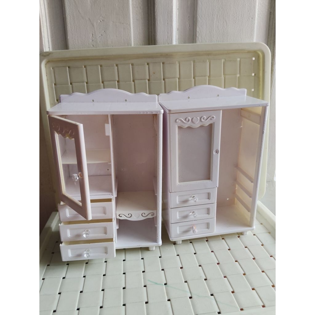Lemari Barbie sepaket