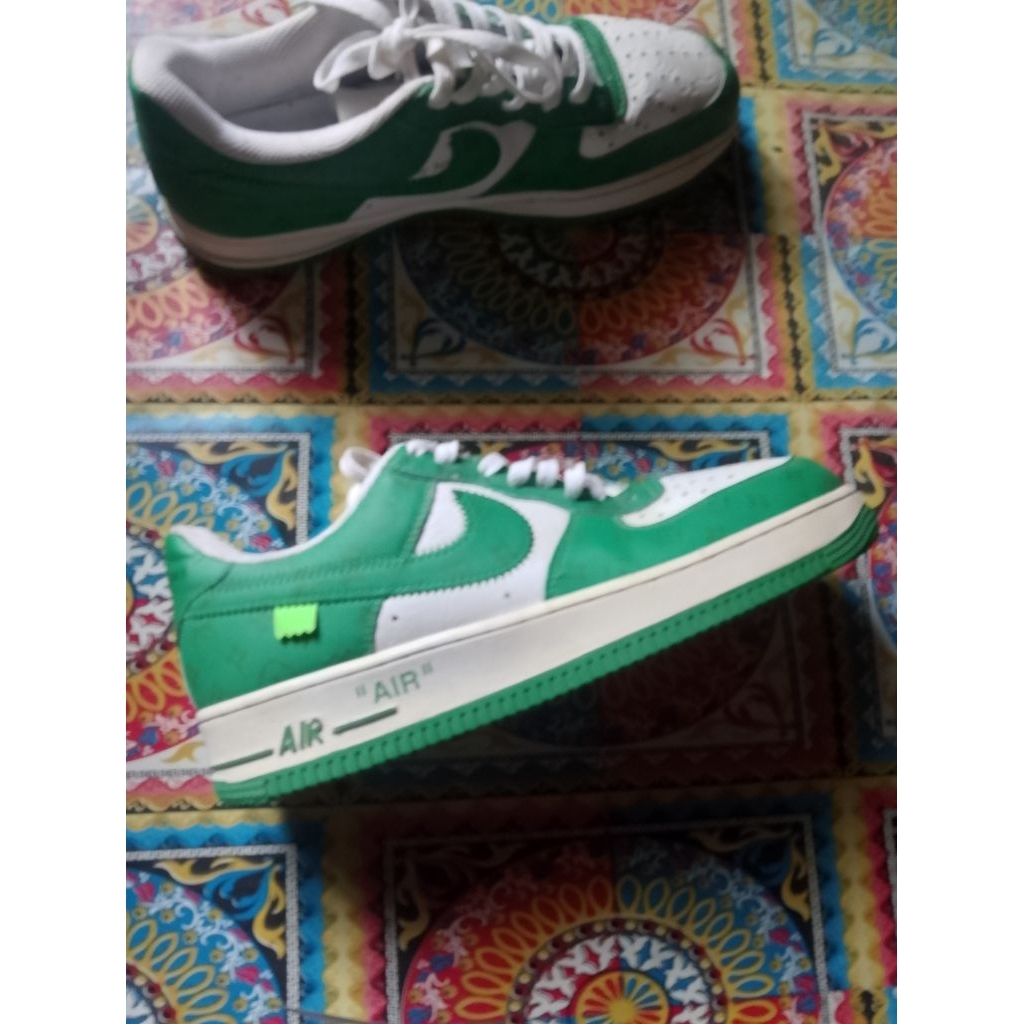 SEPATU SECOND AIR FORCE LV SIZE 42