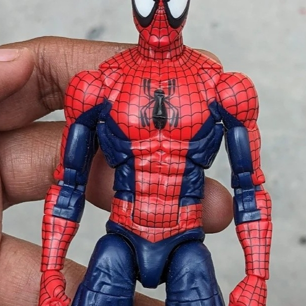 V17R2-Spiderman Custom Head Sculpt