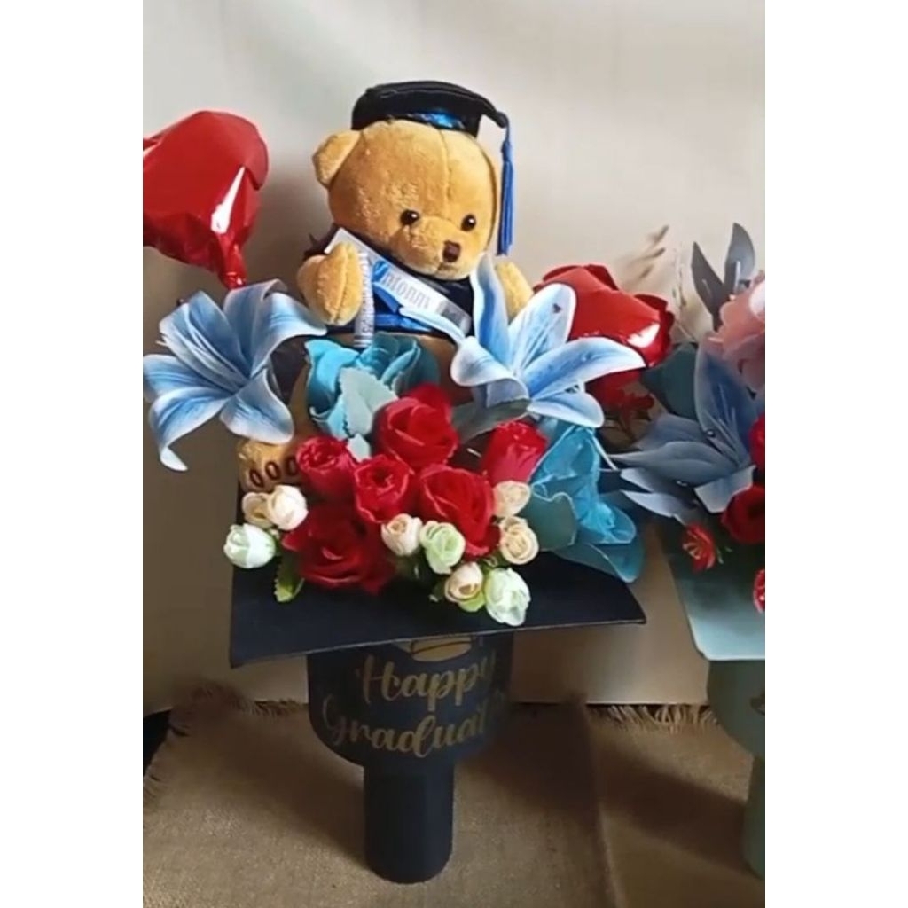 buket teddy wisuda box
