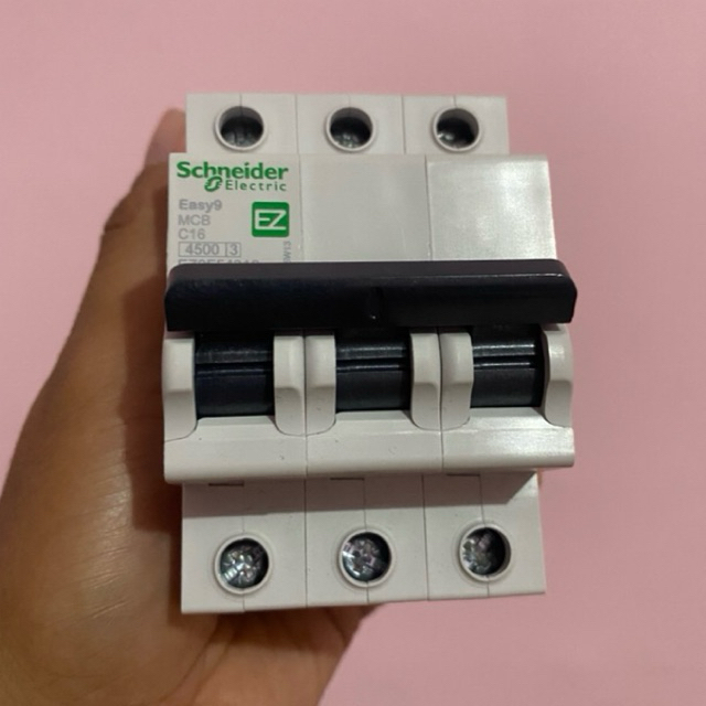 MCB SCHNEIDER 16A 3PHASE DOMAE