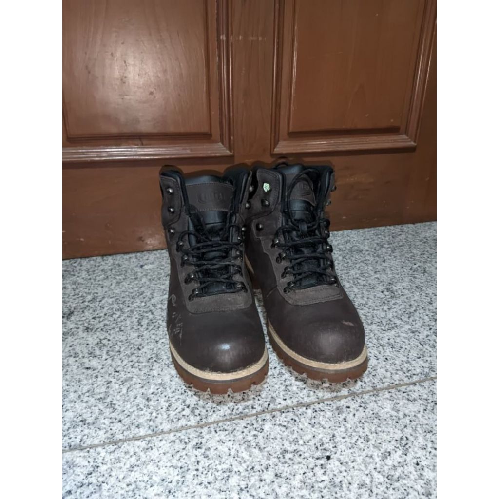 Sepatu Eiger Tennese