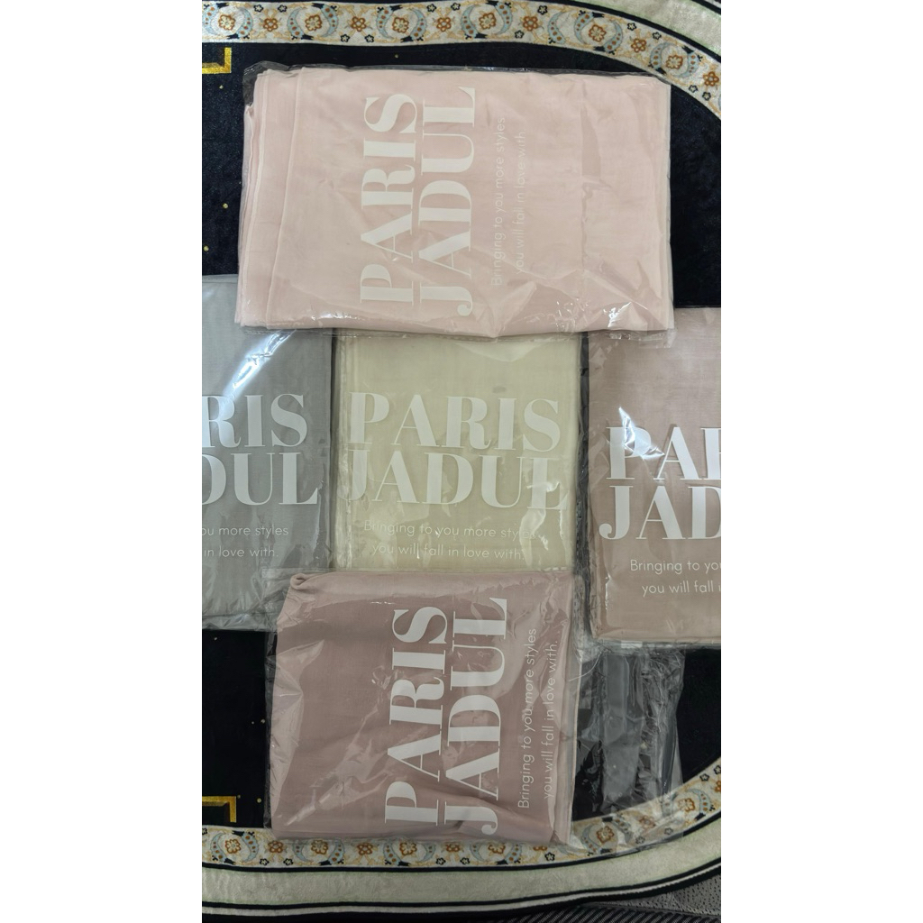 hijab paris