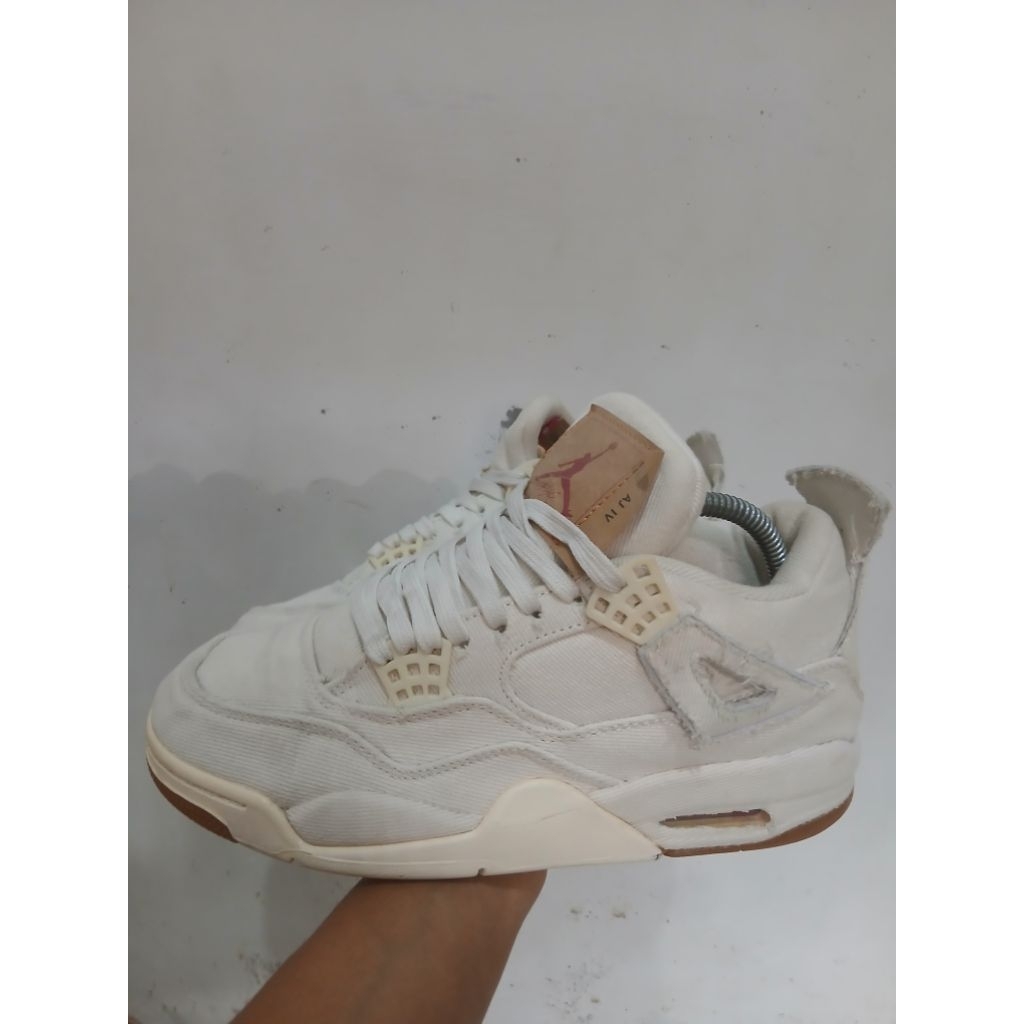 AJ Retro 4