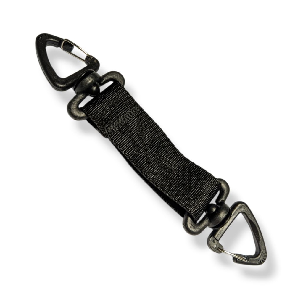 Keychain Segitiga Plastik Tali Webbing Hitam