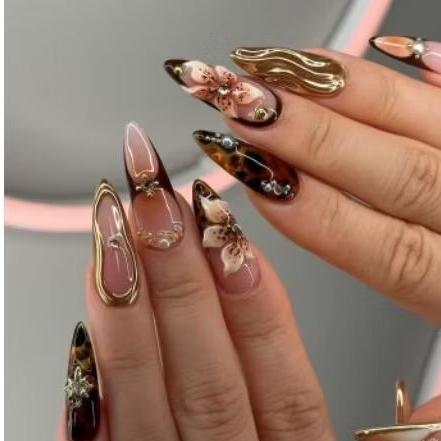 fake nails/ press on nails