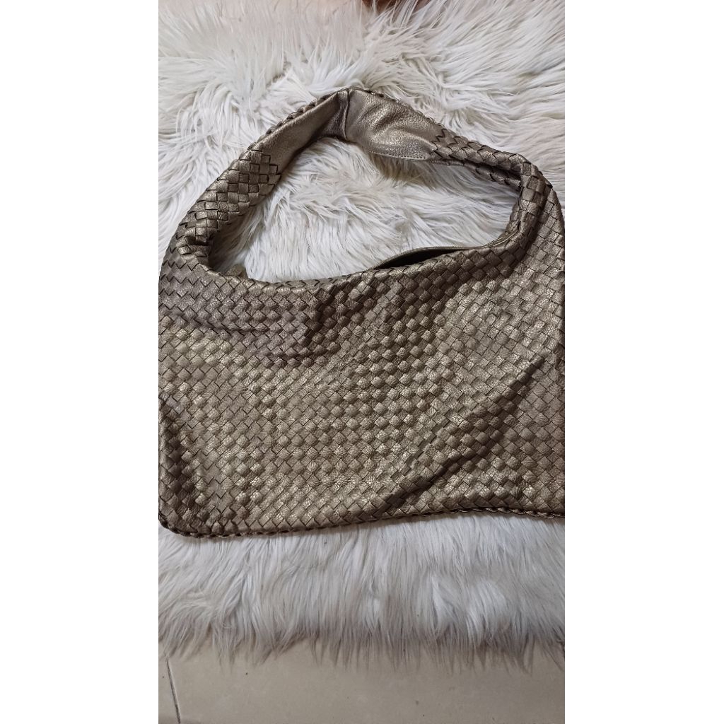 Tas anyam bonteg