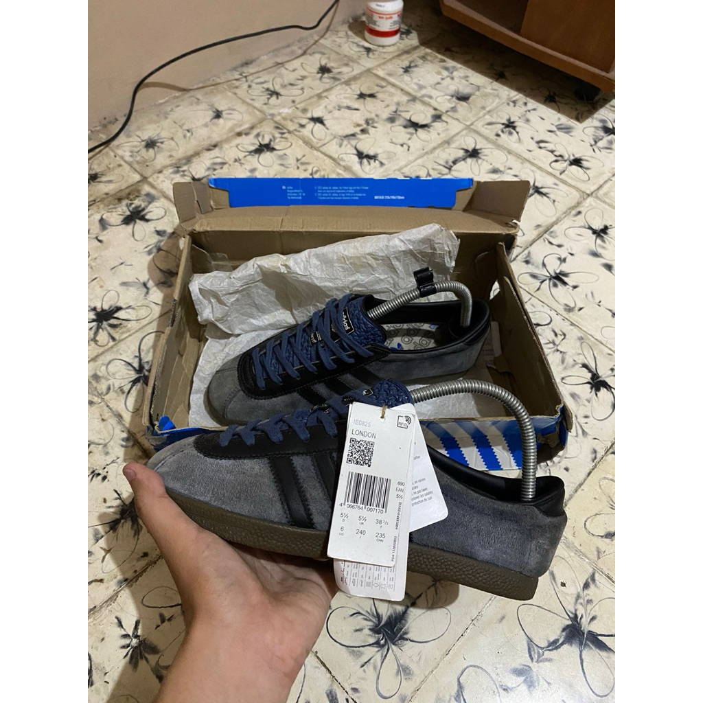 sepatu anak