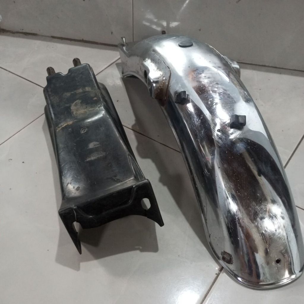 slebor blakang gl 100