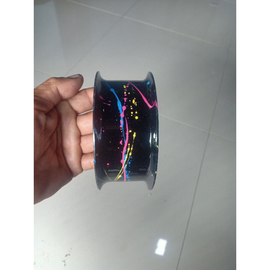 gulungan senar layangan