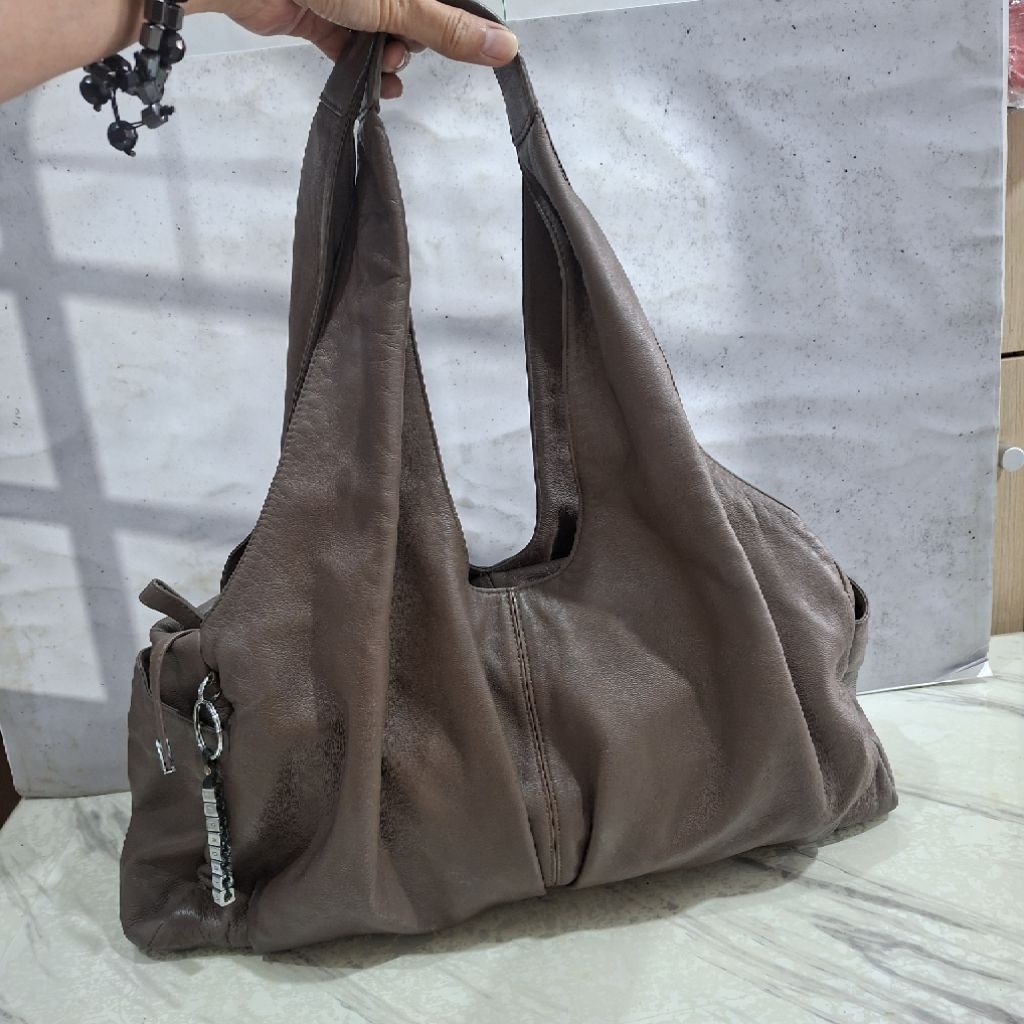 Tas Hobo Lapagayo