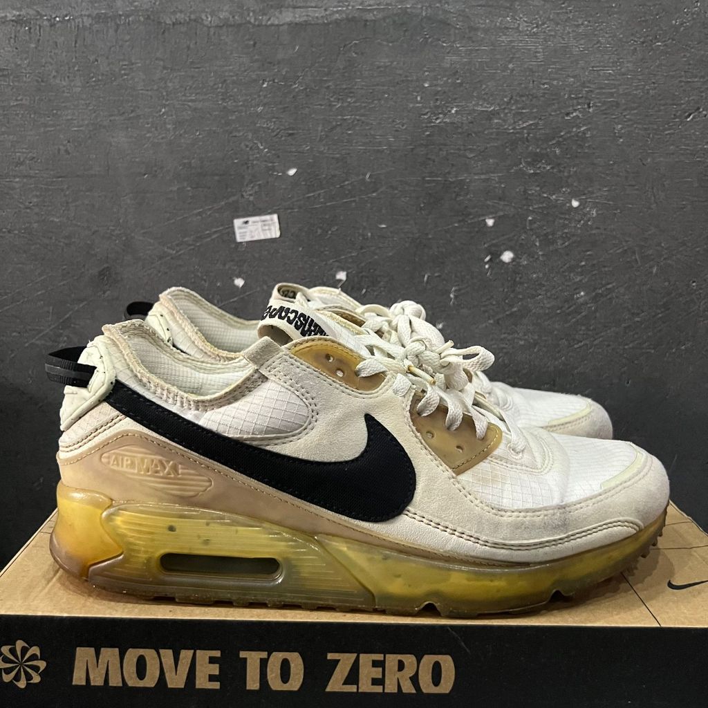 Hitam-Putih (Am 90)