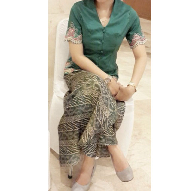 kebaya set