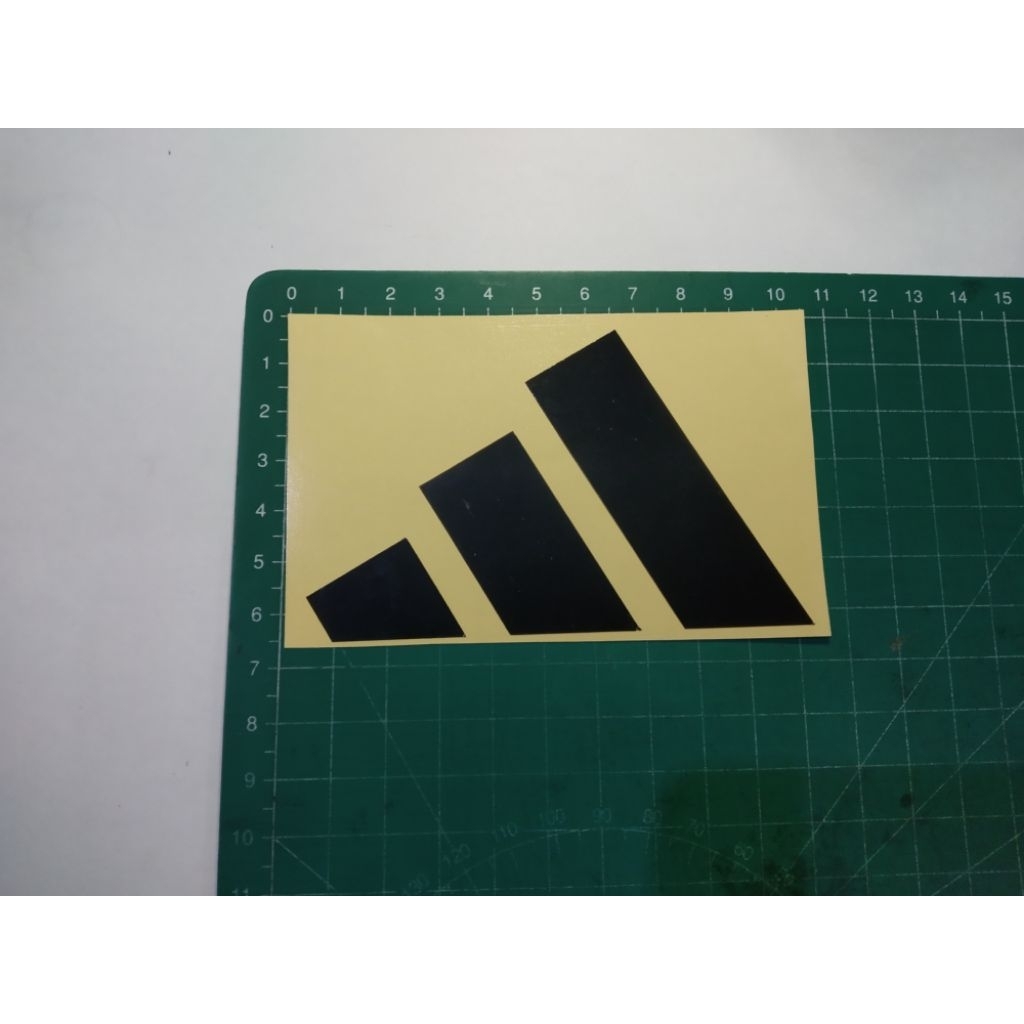 stiker cutting adidas