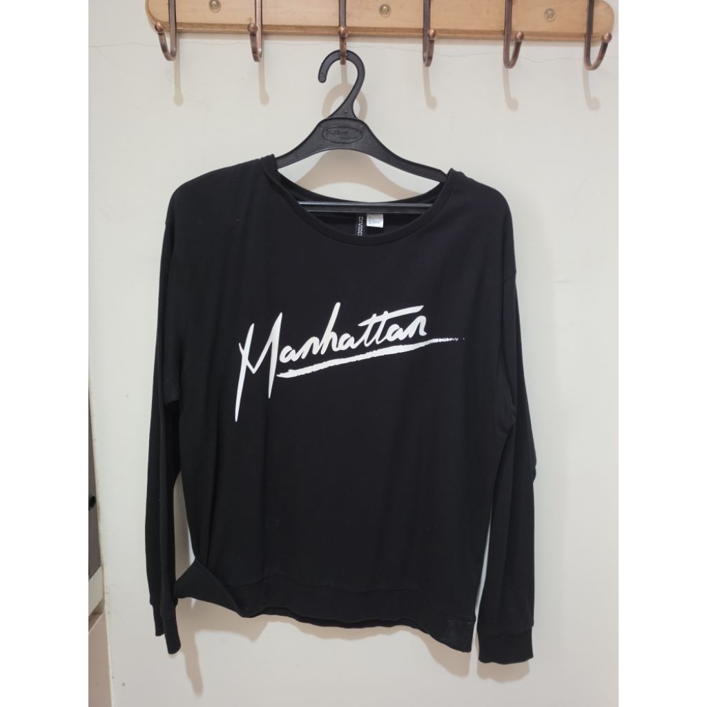 sweater hitam H&M
