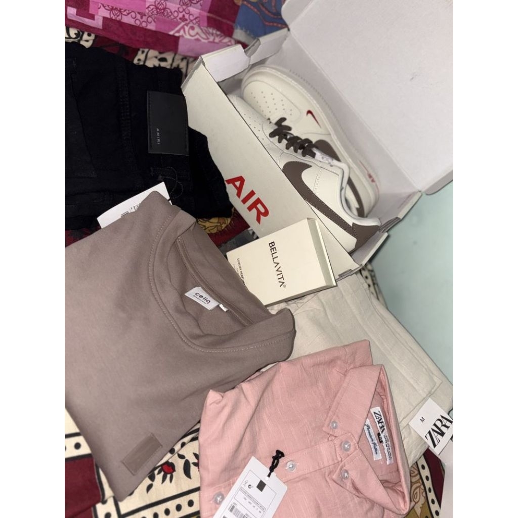 PRELOVED BAJU CELANA