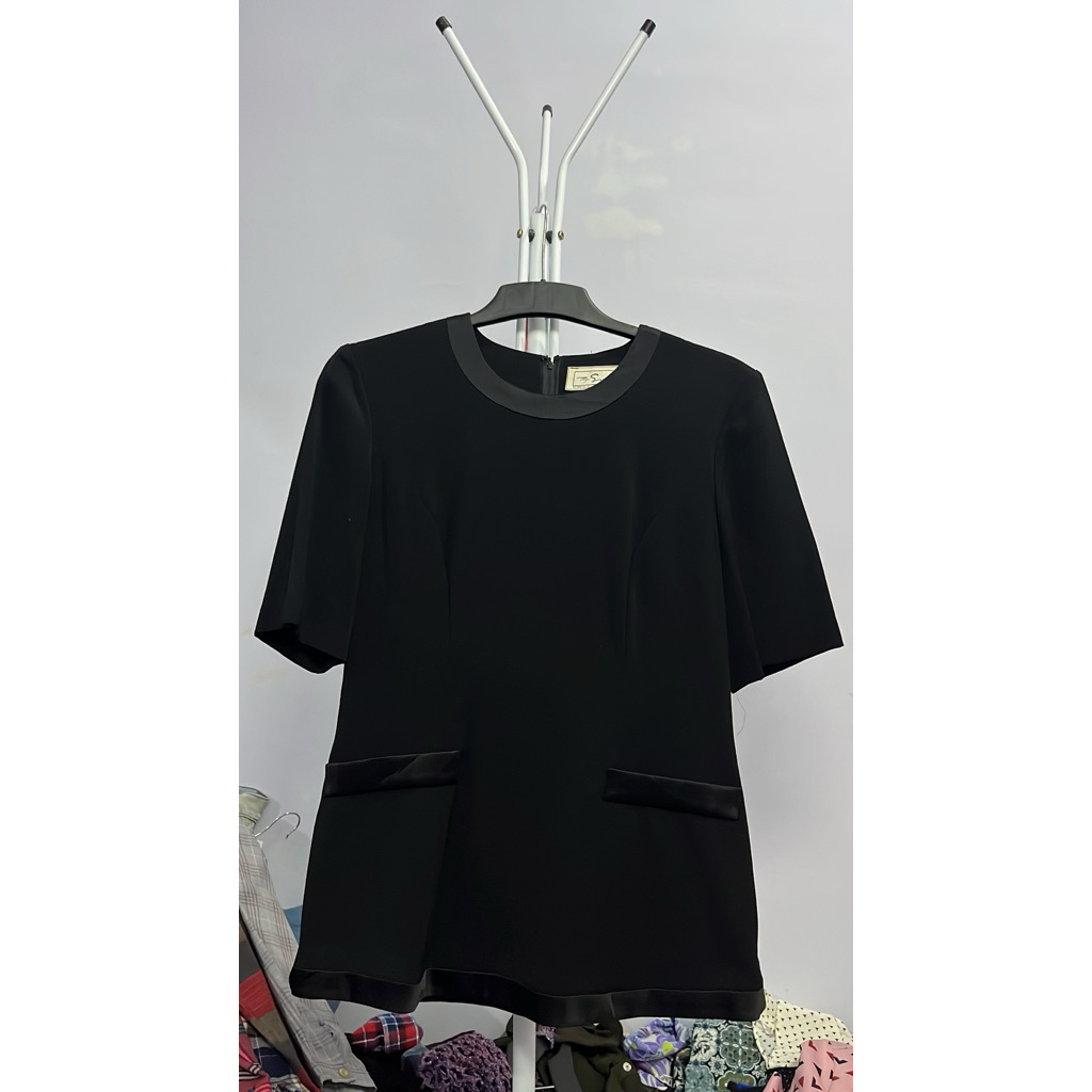 BLOUSE HITAM