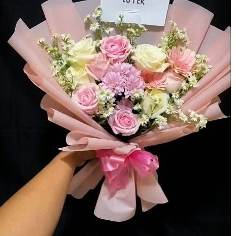 hand buket bunga krisan mix mawar
