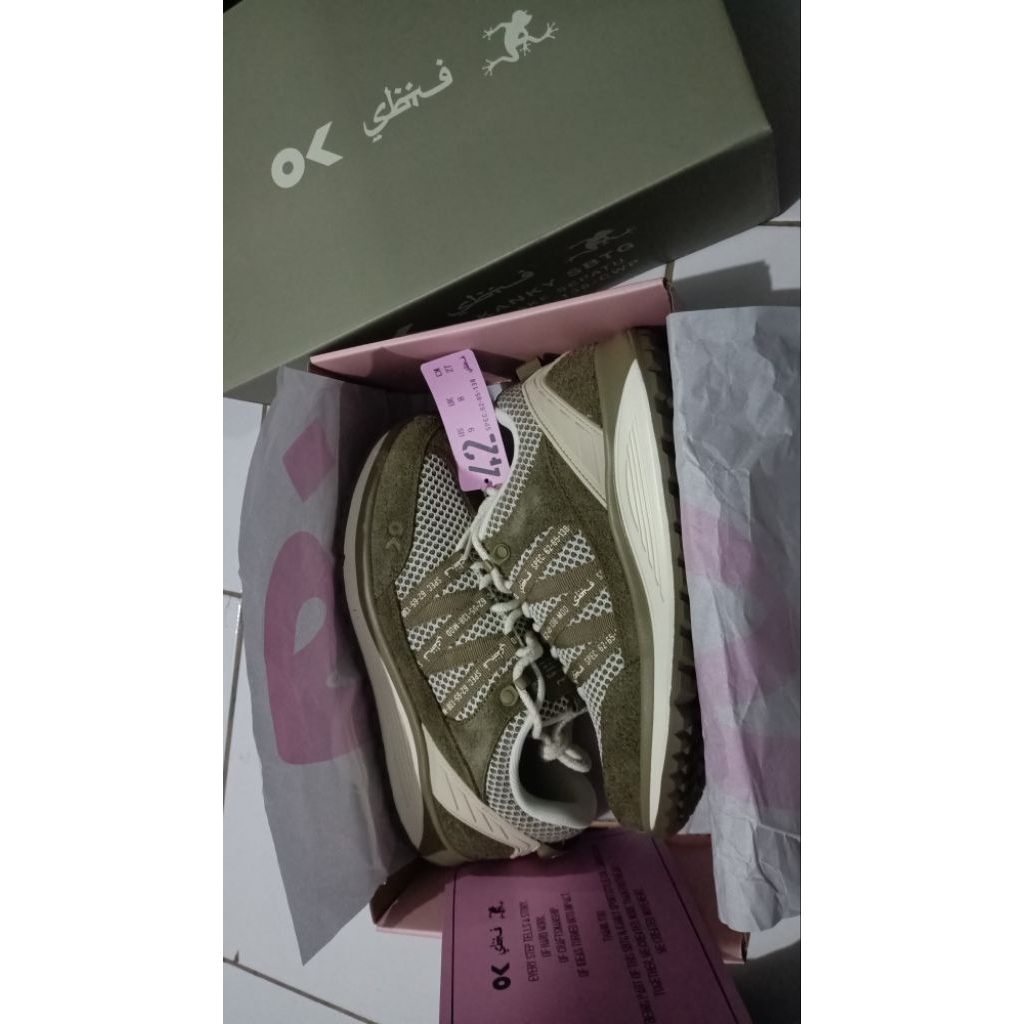 sepatu kaki