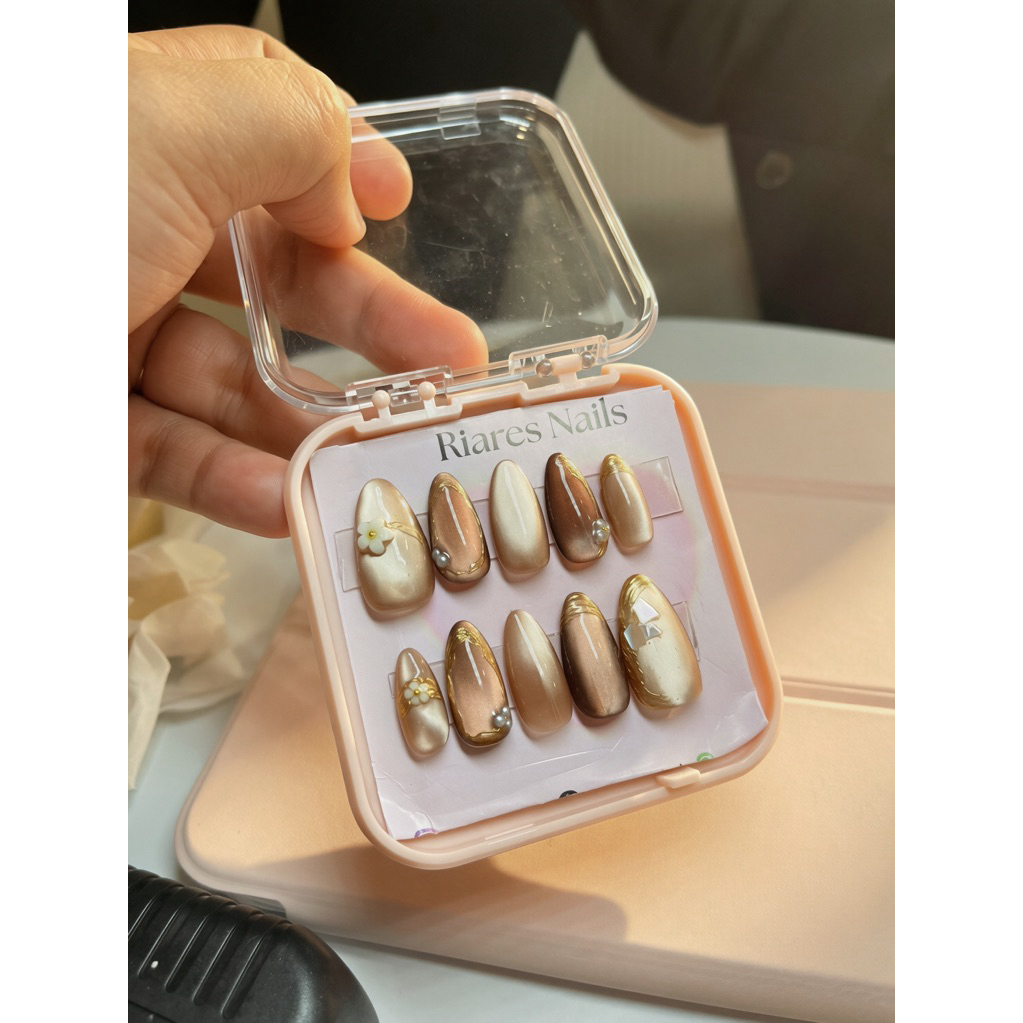 PRESS ON NAILS