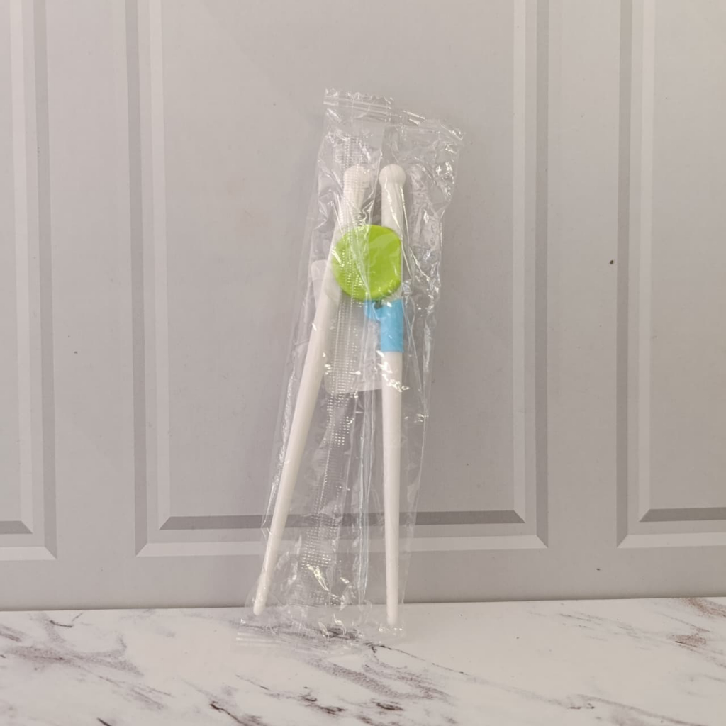 Children Training Chopsticks/Sumpit Bayi