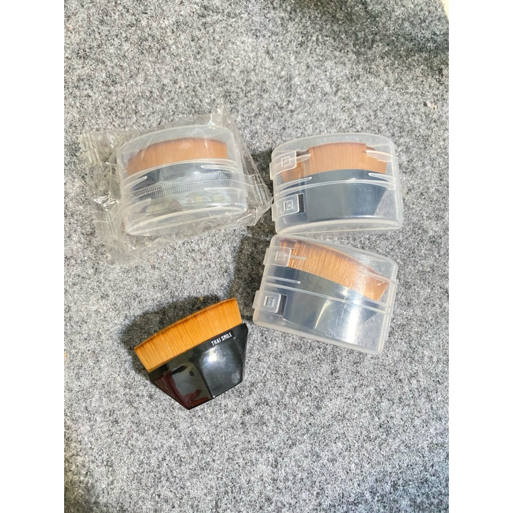 BRUSH MAKE UP