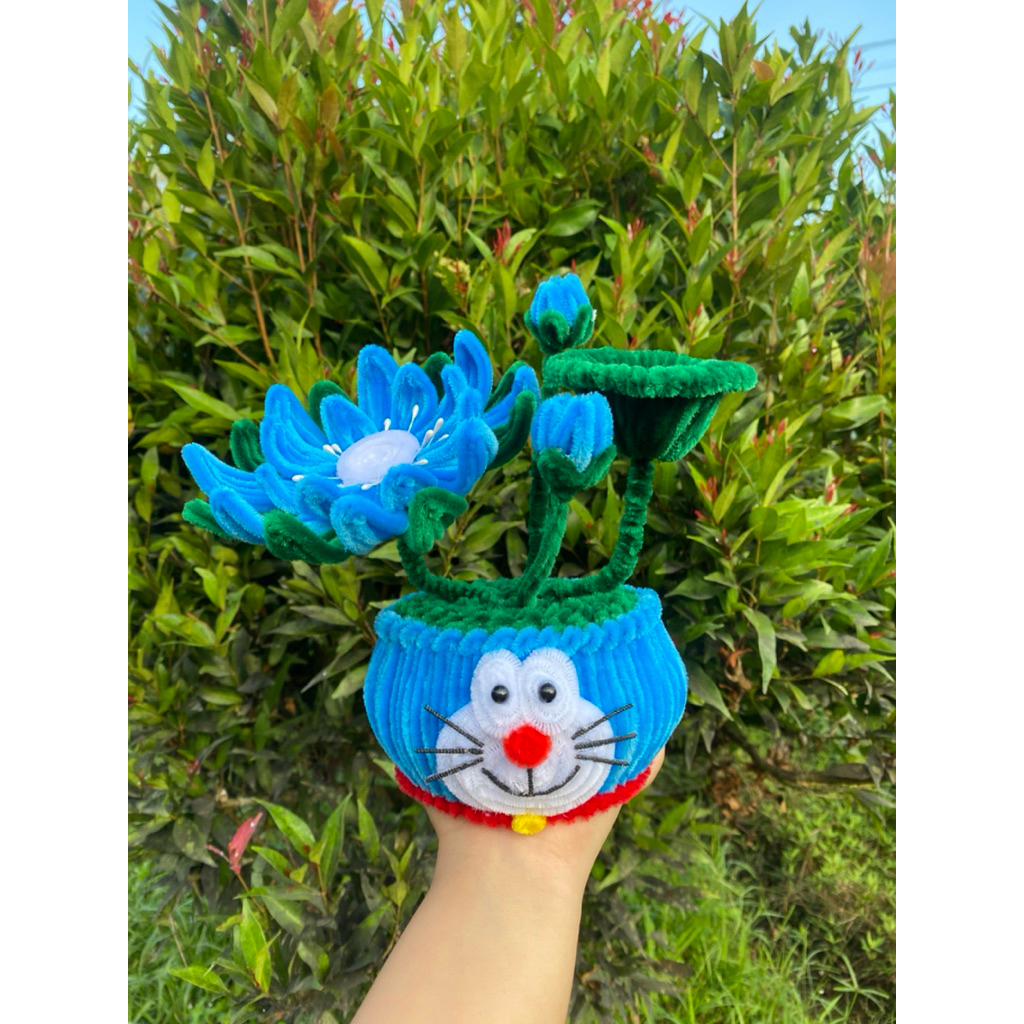 Bunga gemoy doraemon kawat bulu