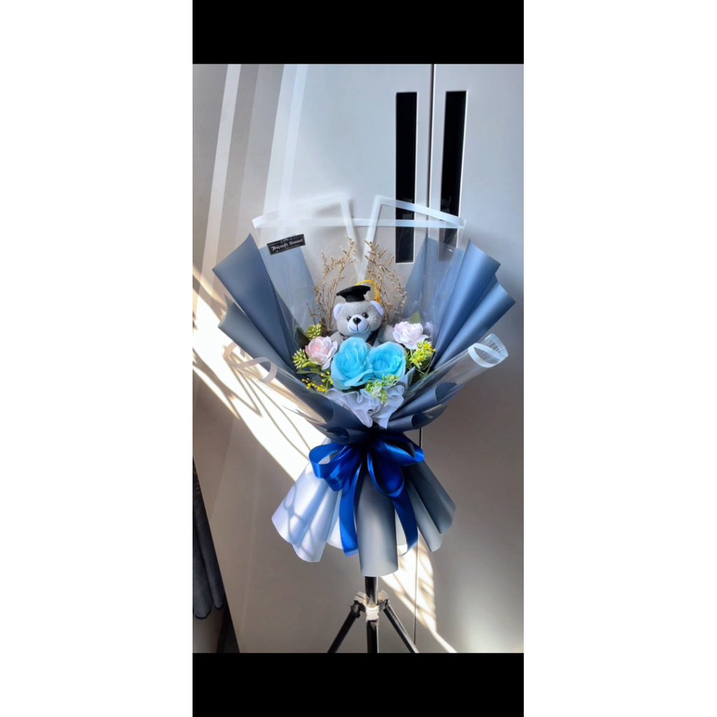 Buket Graduation biru