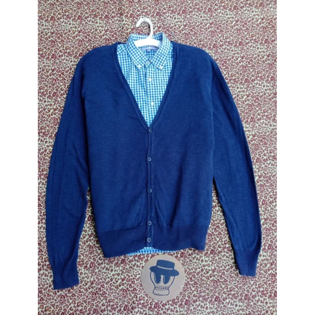 cardigan biru gelap