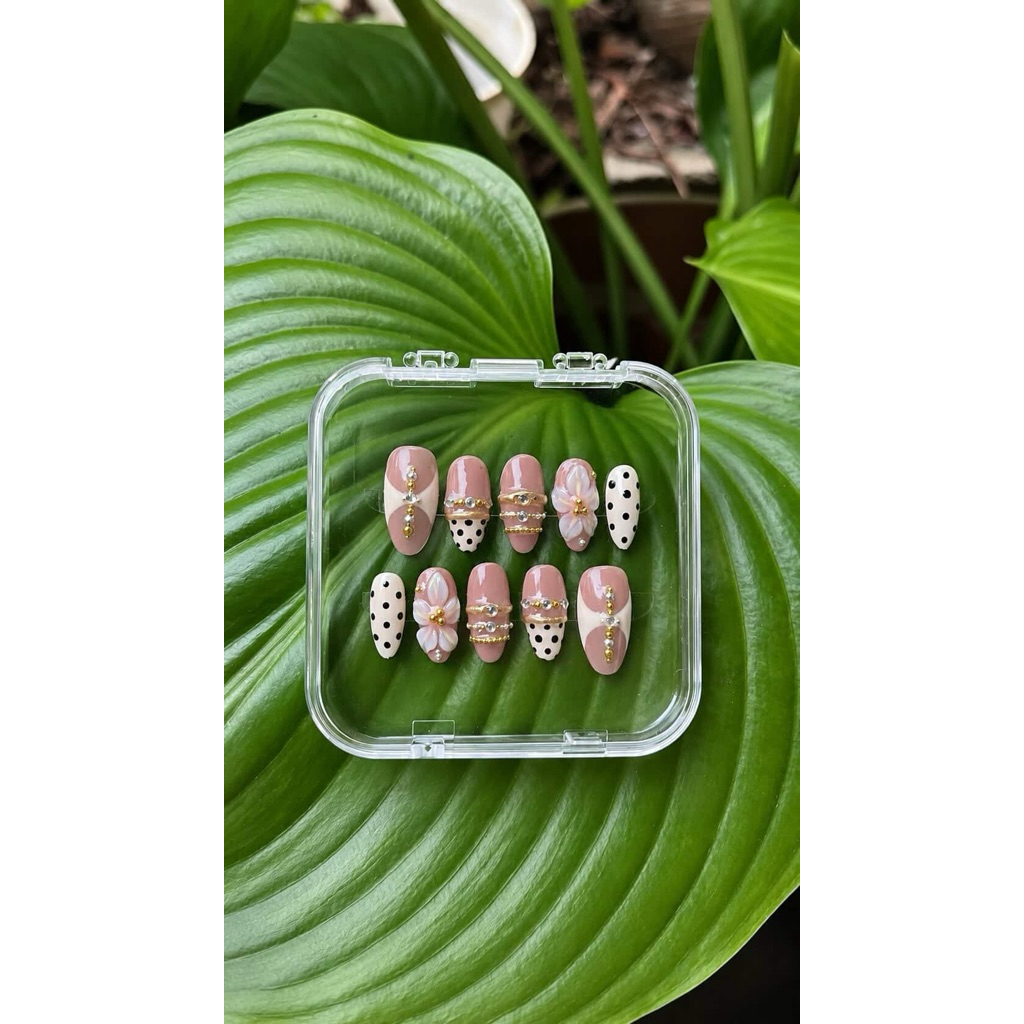 press on nails