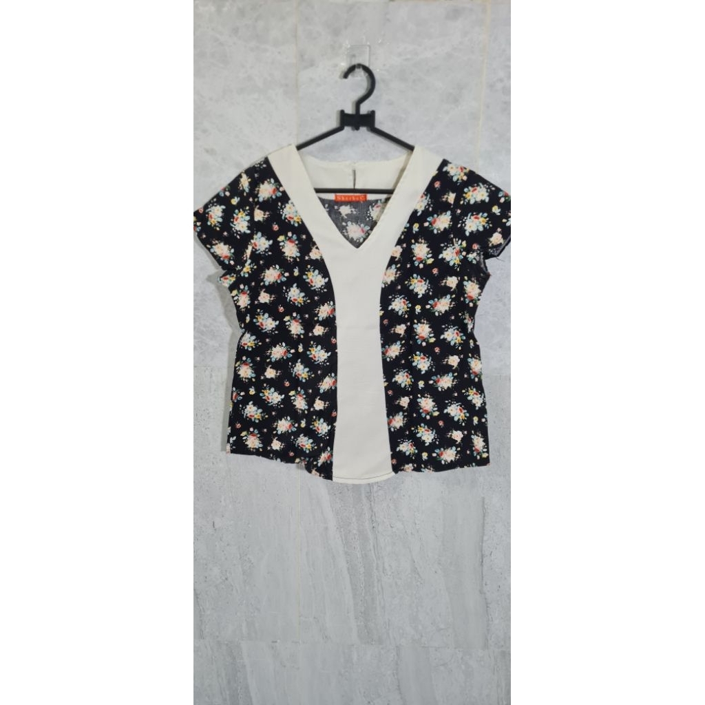 Preloved blouse hitam