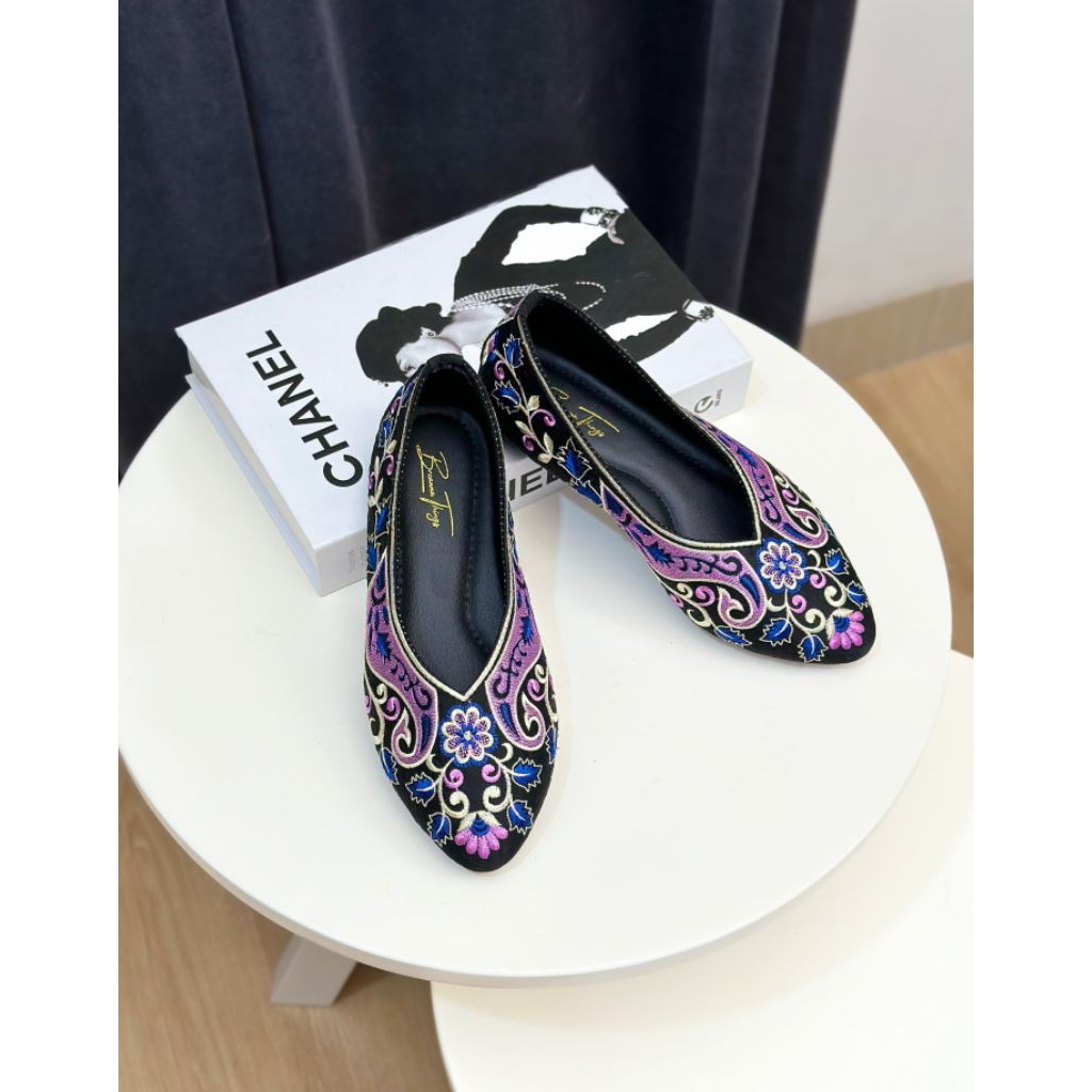 SEPATU BREANNA