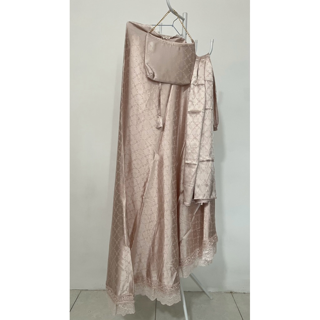 Mukena Silk Embos Premium