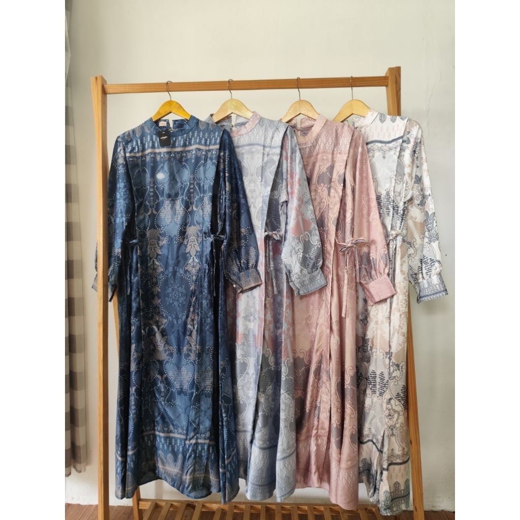 Viona Dress