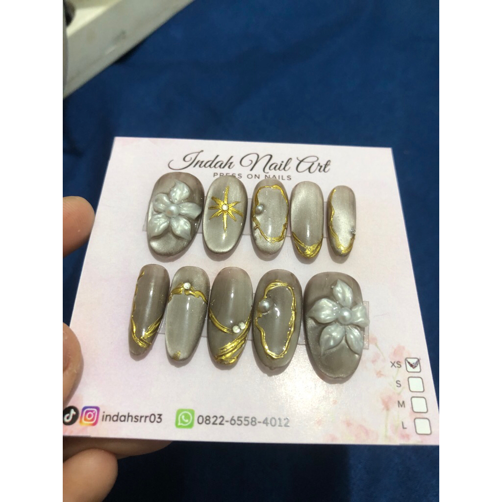 press on nails cat eye