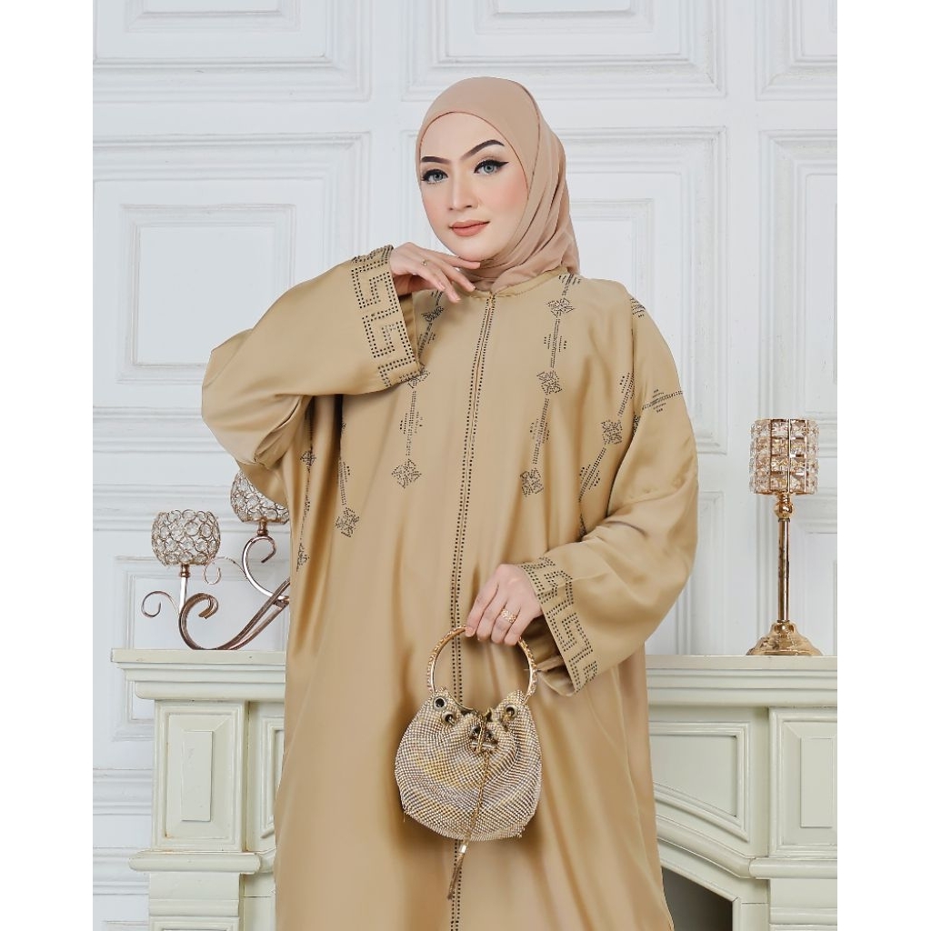 Abaya Aurel