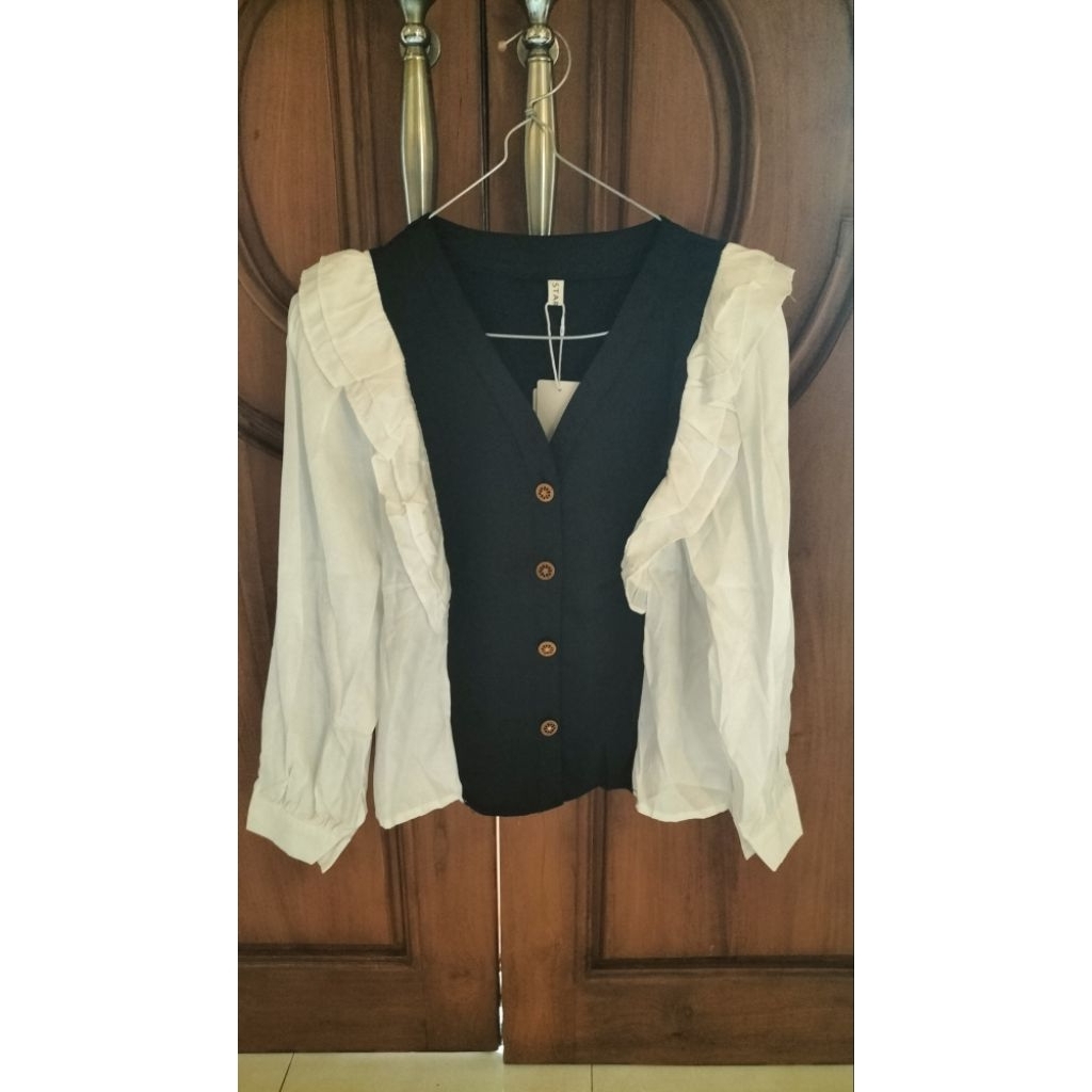 blouse ruffle