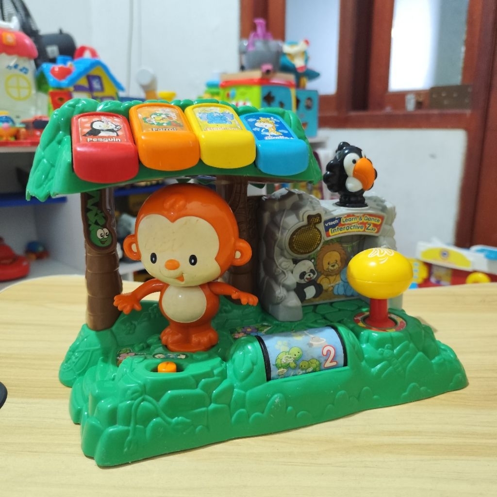 PRELOVED VTech Learn & Dance Interactive Zoo
