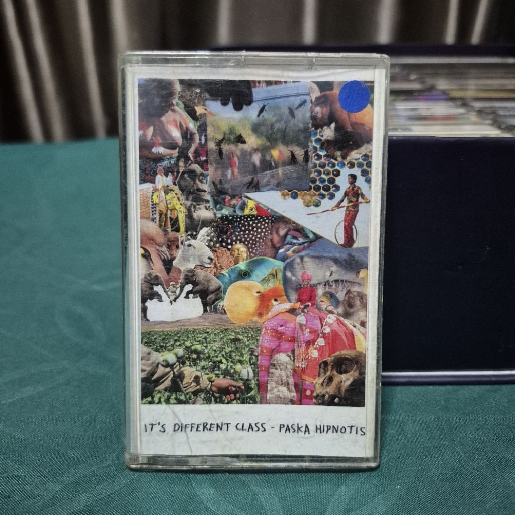 kaset it's different class pasca hipnotis