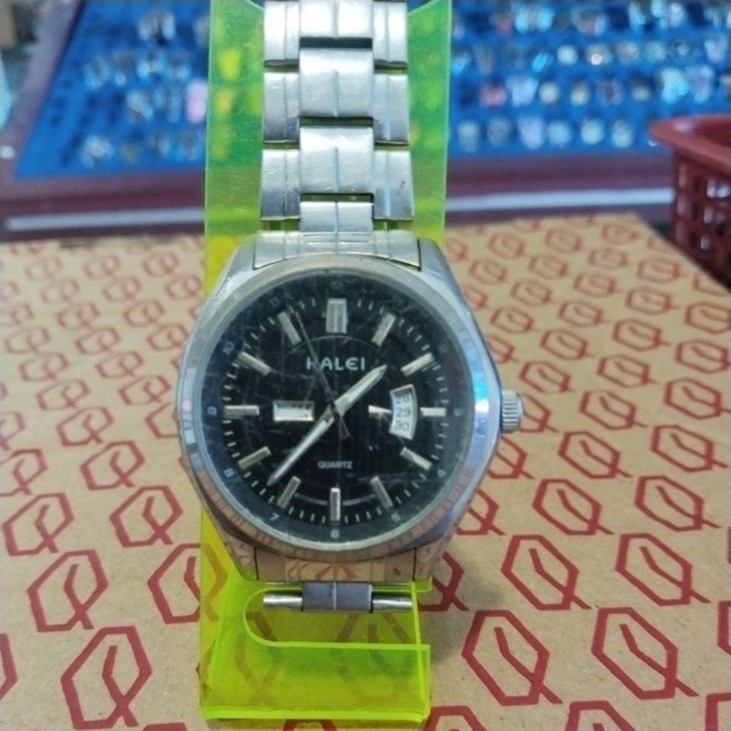 Jam tangan Halei