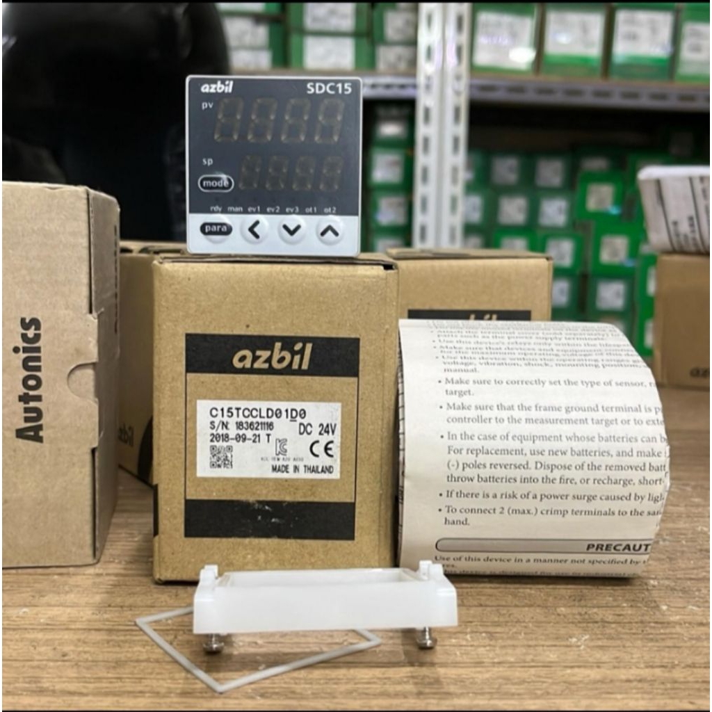 Temperature Controller Azbil SDC15 C15TCCLD01D0 Original