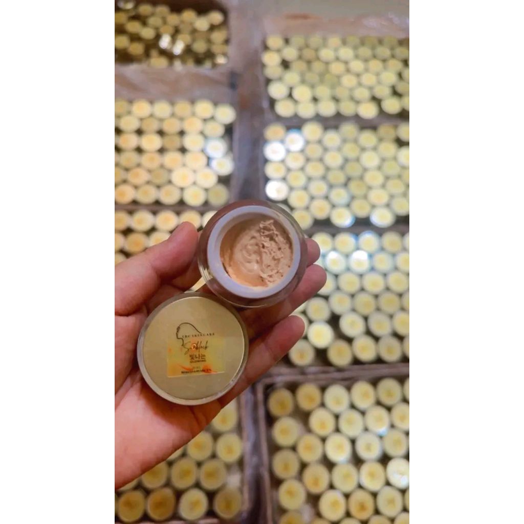 Sunblock glowing by trc