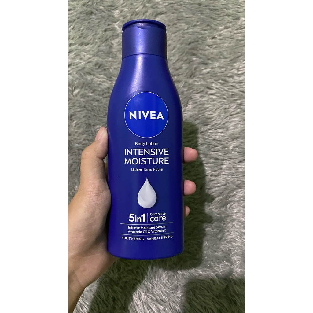 Nivea moisture