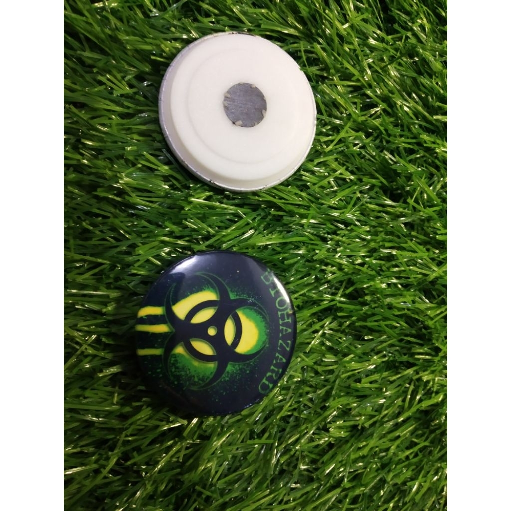 pin magnet biohazard