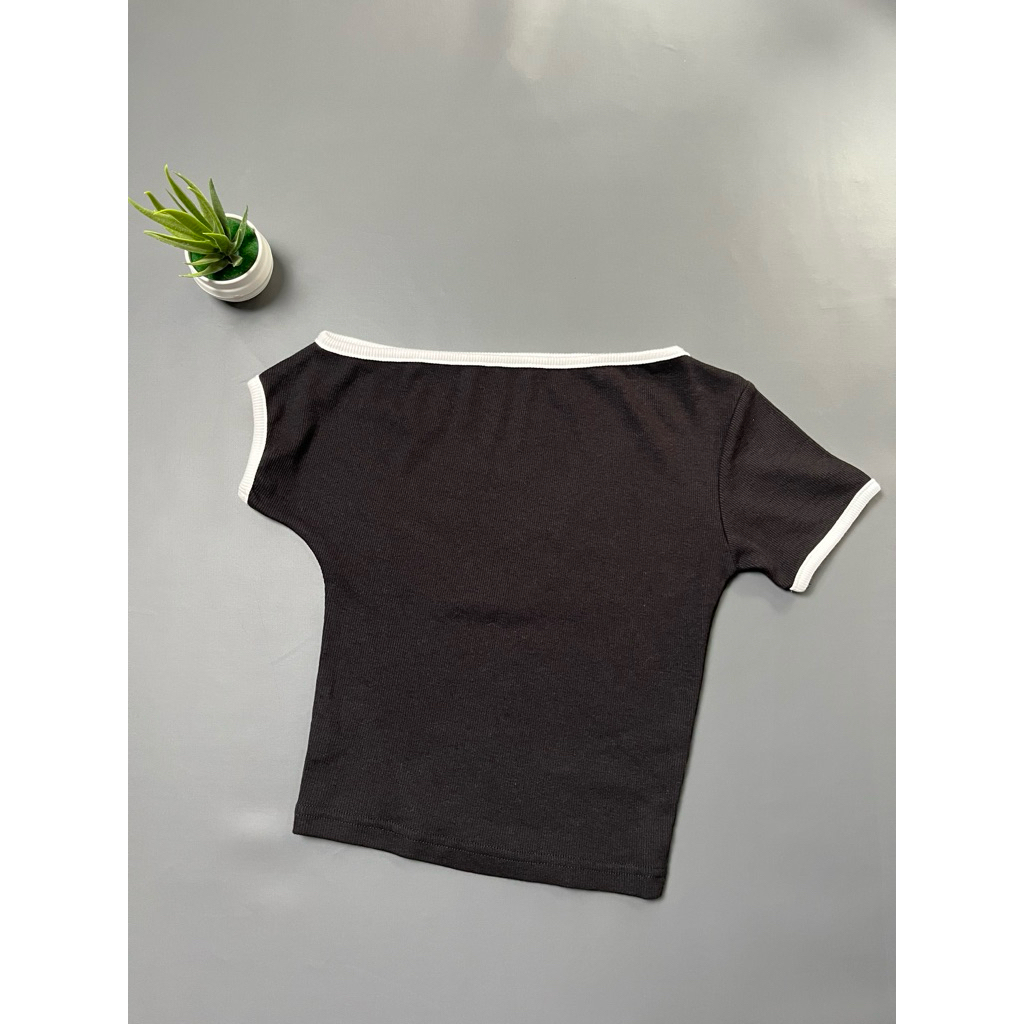 one shoulder top nude
