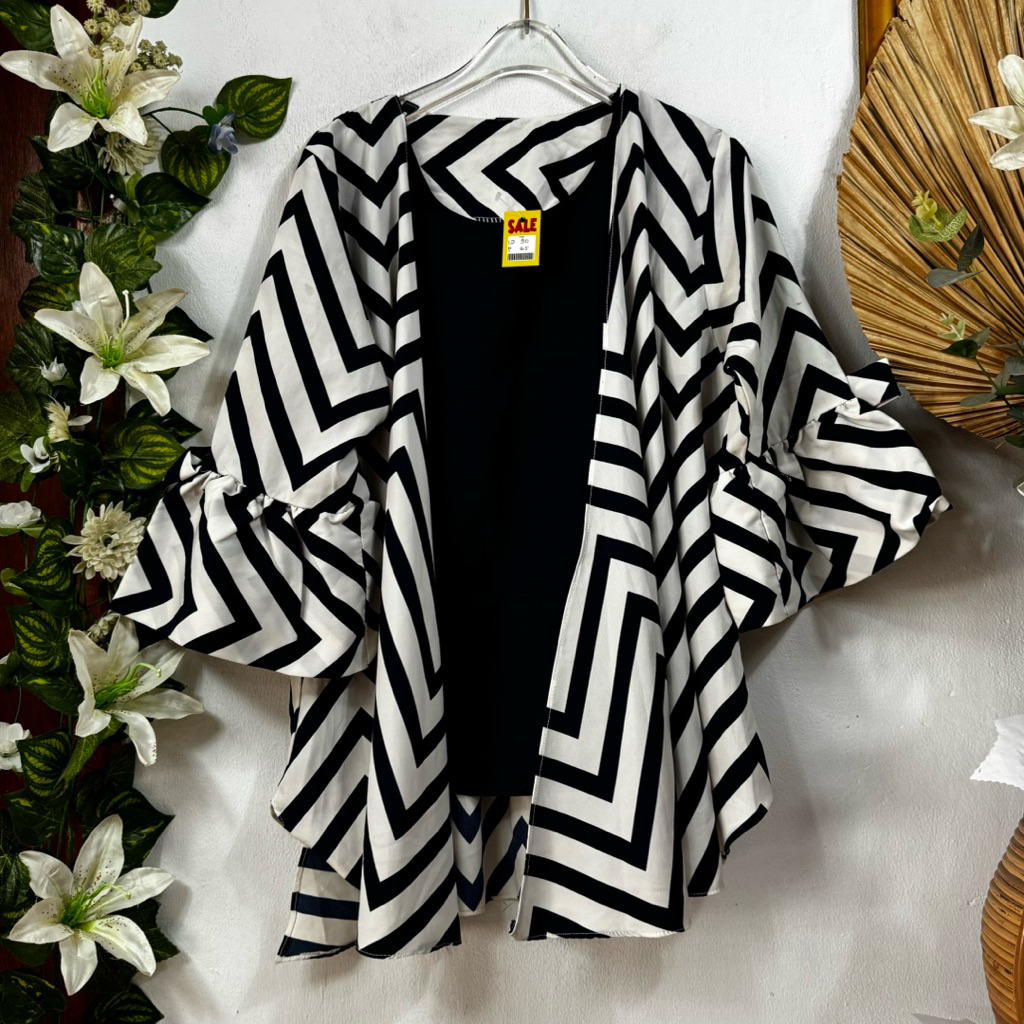 Blouse Wolvis Putih Navy